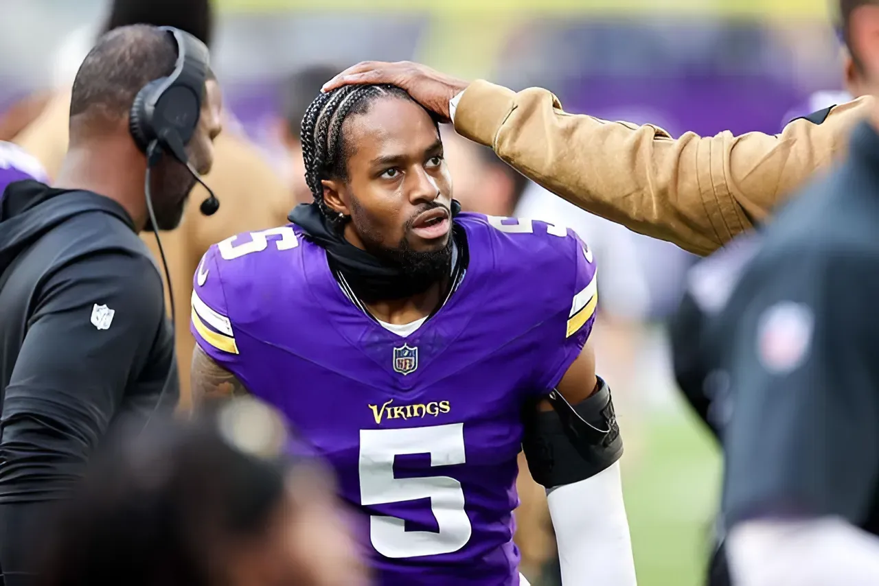 Vikings’ Former 3rd-Round Pick Tears ACL in 1st Training Camp Practice: Report