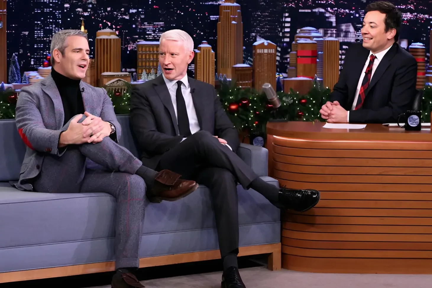 Anderson Cooper Told Jimmy Fallon He Met Andy Cohen on a Failed Blind Date ngocc