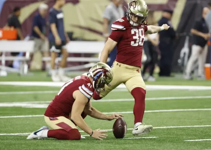 Jake Bates makes perfect first impression in effort to win Lions' kicking job