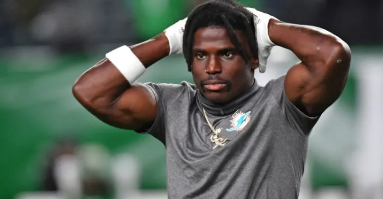 Dolphins receiver Tyreek Hill not prepared to twist team's arm