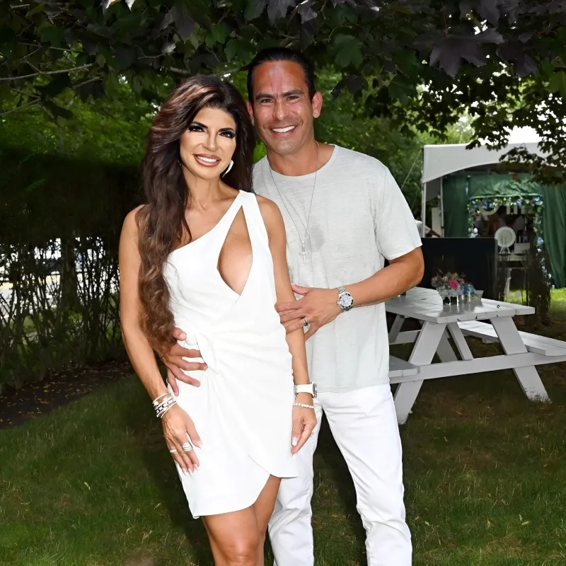 Teresa Giudice Says “I Don’t Lie” or “Put Fake Storylines Out” as She Teases RHONJ Alternate Reunion, Plus She Dishes on Her Anniversary Plans With Luis Ruelas ngocc