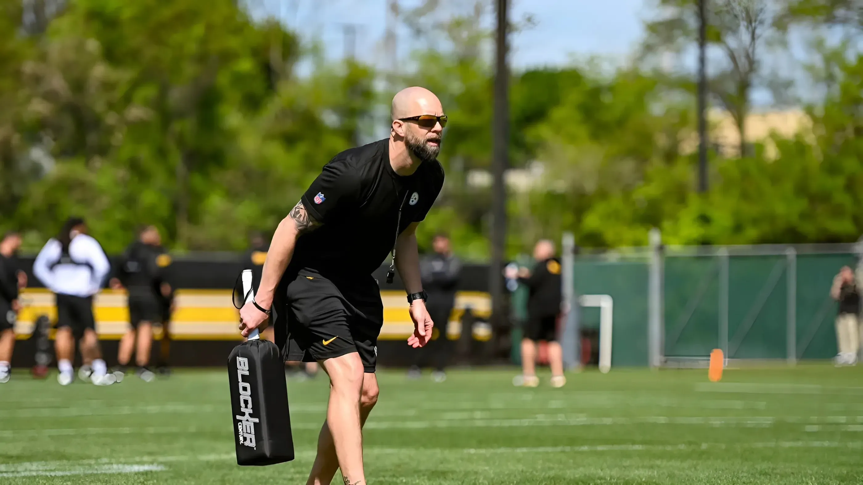 Steelers' Mike Tomlin Speaks On Zach Azzanni's Fierce Approach To Coaching