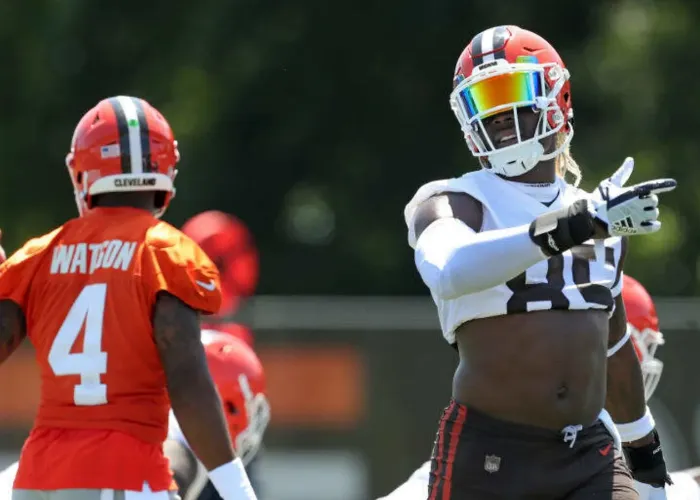 Browns' David Njoku Takes The Practice Field for the First Time in 2024