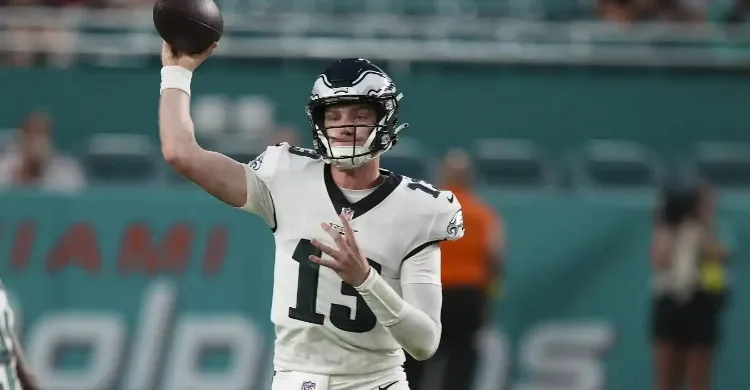 Eagles’ Former 6-foot-4 QB Brought in by Cowboys: Report