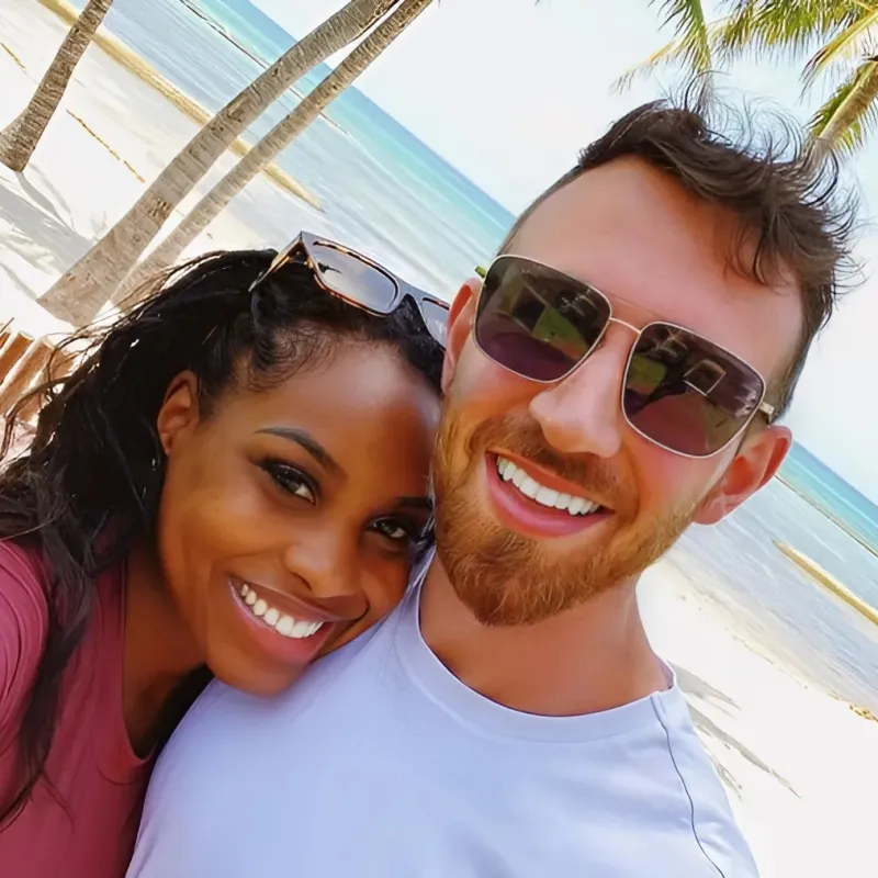 Love Is Blind EXCLUSIVE: Lauren and Cameron Hamilton have enjoyed a happy marriage thanks to no financial secrets: 'We discussed money early on' ngocc