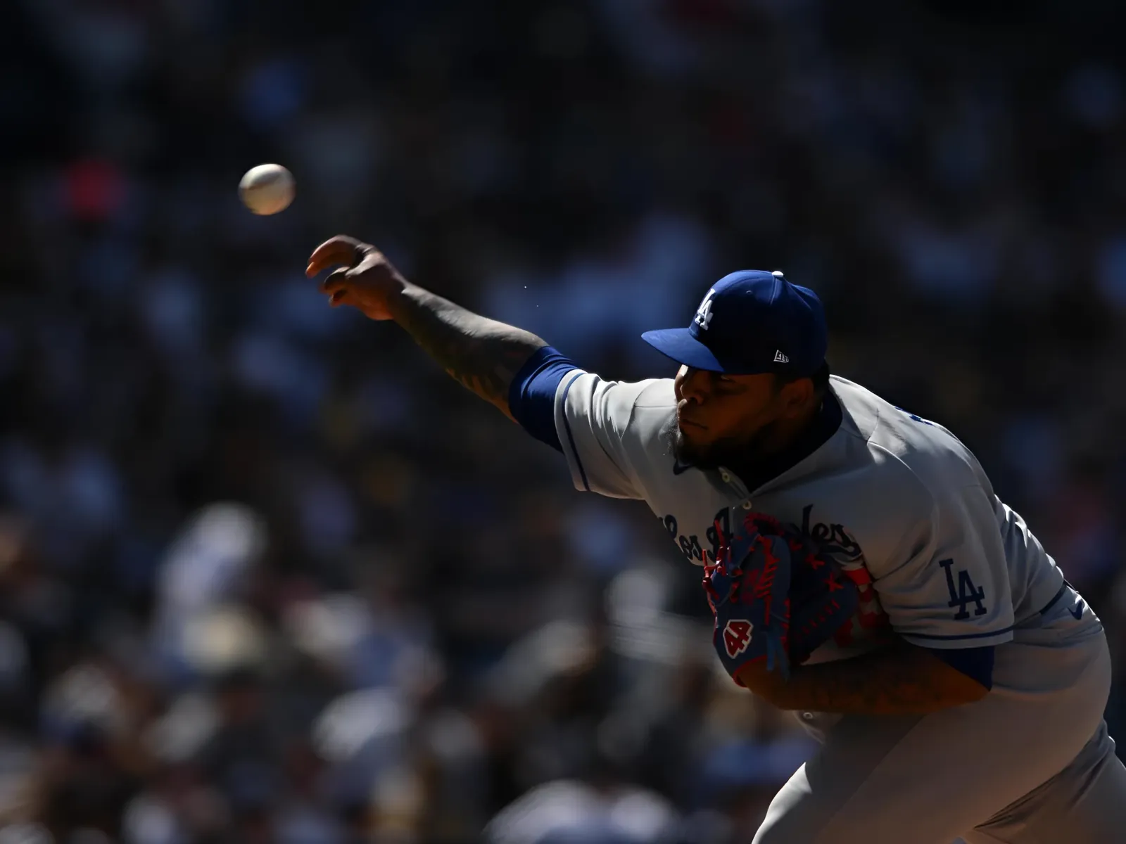 Former Dodgers Pitcher Tragically Dies in Traffic Accident: Reports