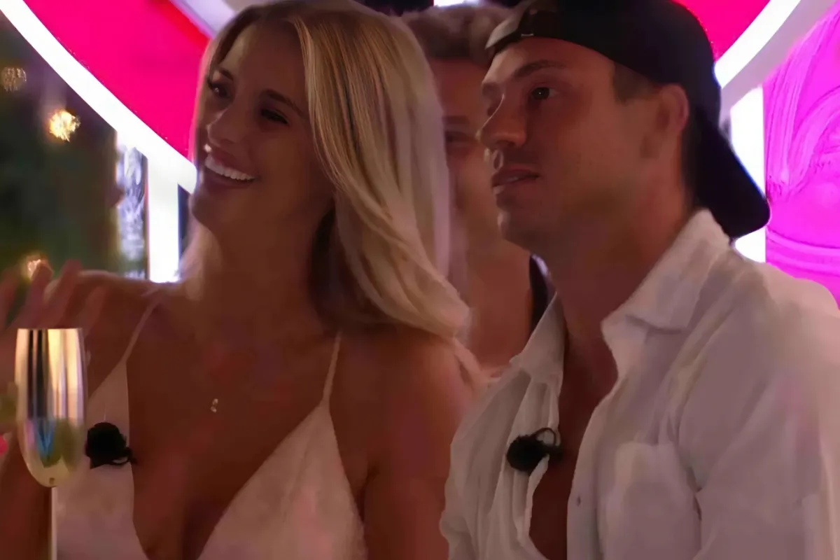 Love Island fans spot Joey Essex looking furious and sour during live final ngocc