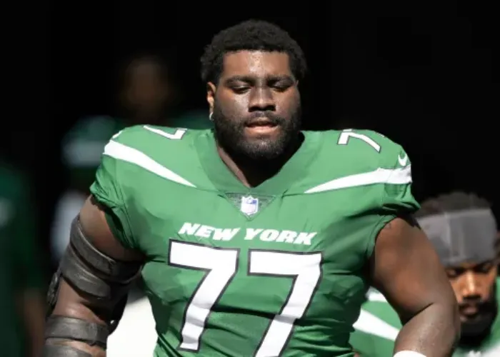 Mekhi Becton getting first-team reps at guard at Eagles camp