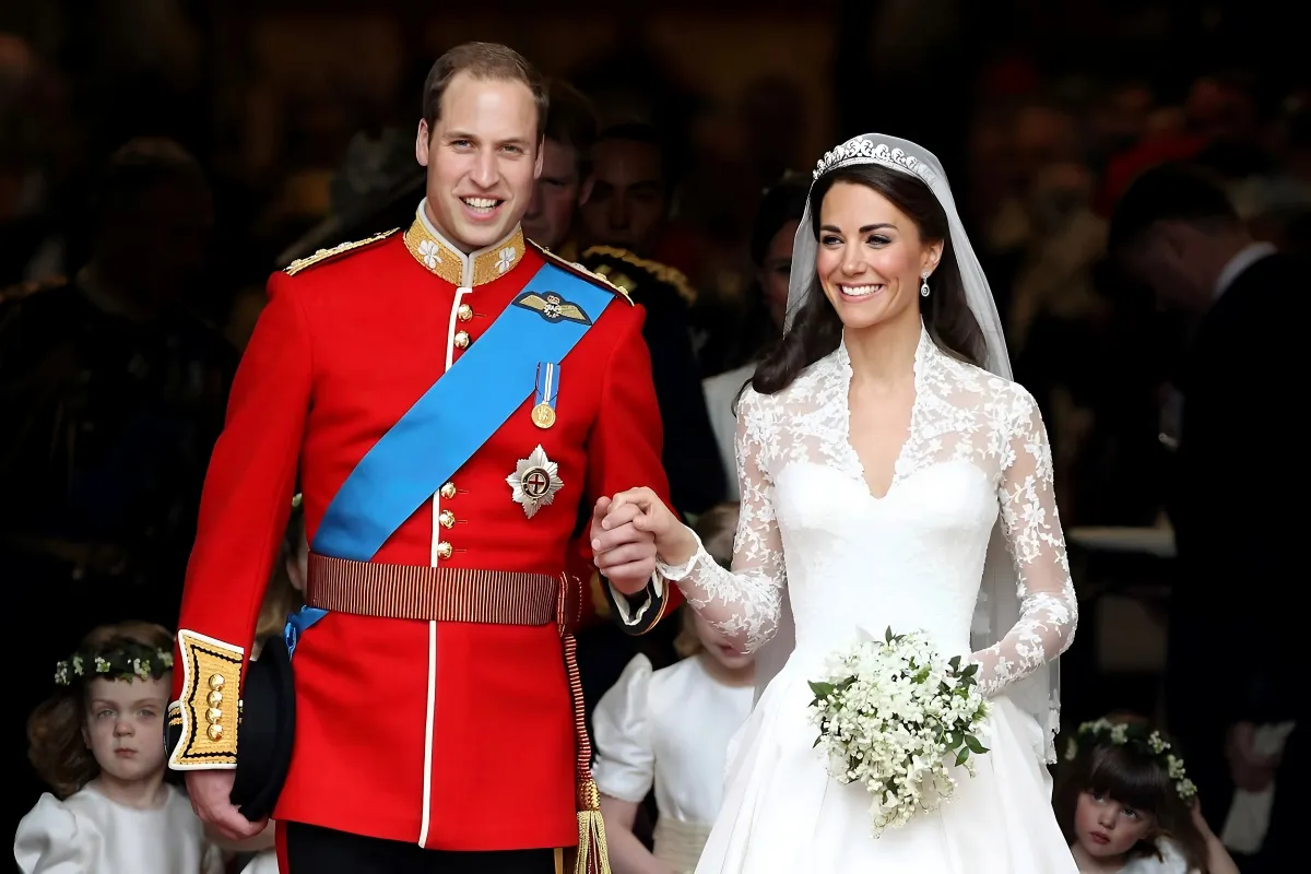 Prince William once broke up with Kate Middleton over the phone, new book claims liennhi