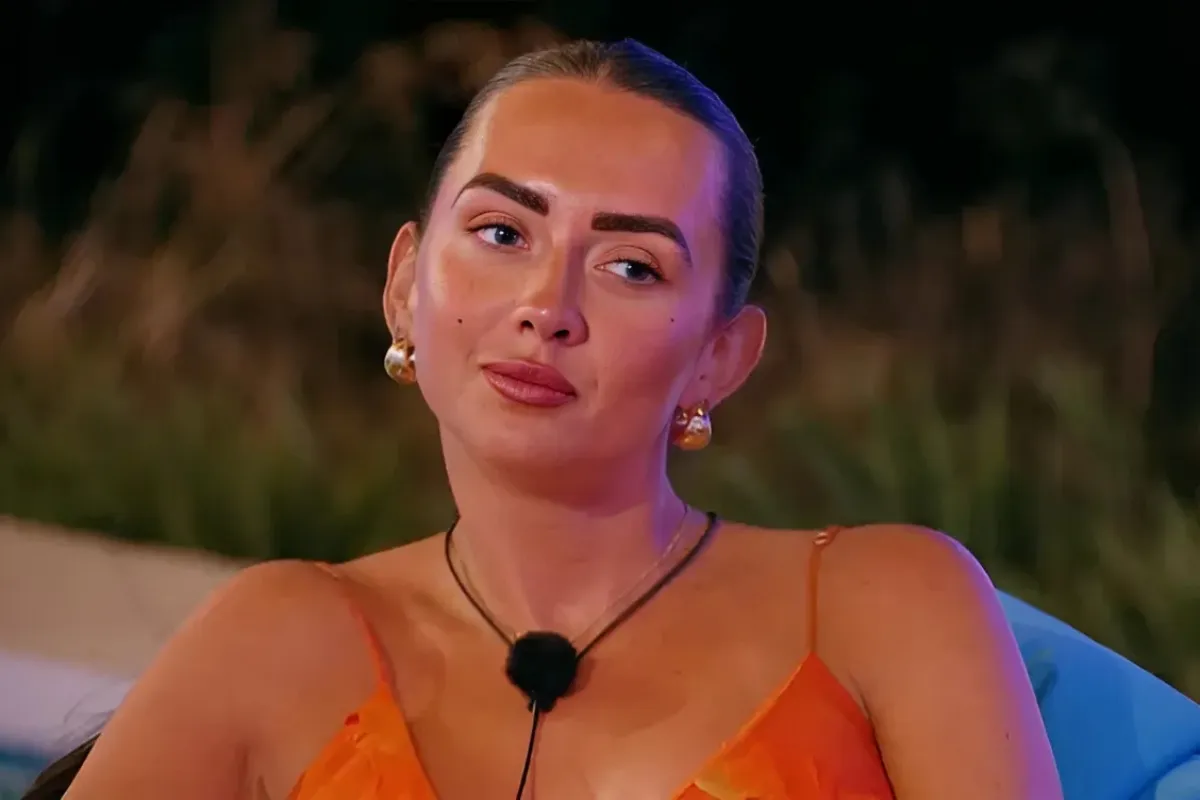 Love Island Drama Unveiled: Star Snubs Cast Night Out ngocc