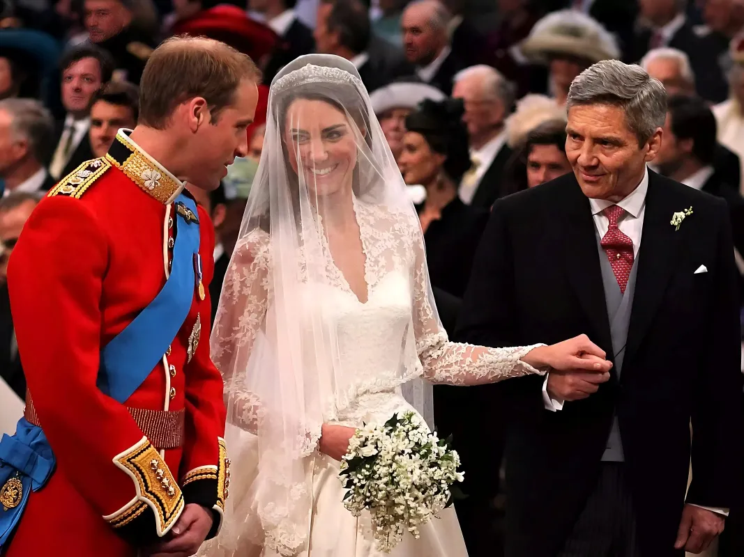 Kate Middleton and Prince William's Wedding Surprise That 'Brought the House Down' Revealed liennhi