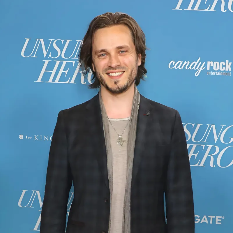 ‘General Hospital’ Shares 1st Photo of Jonathan Jackson Back on Set in Port Charles hangg