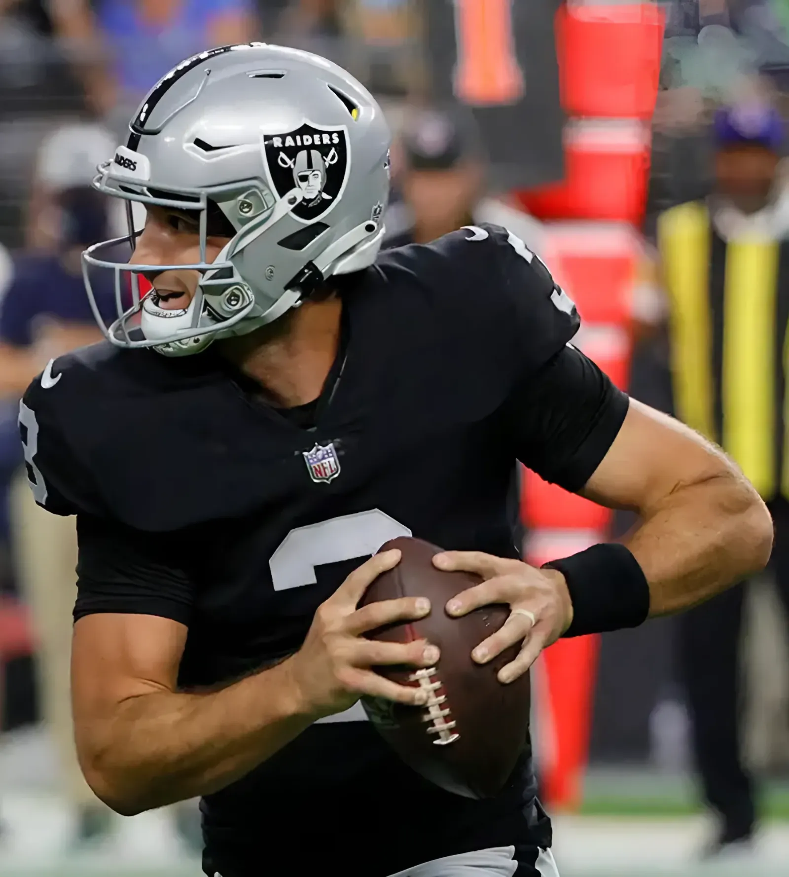 Raiders Bring Back Polarizing QB, Waive Fan Favorite WR