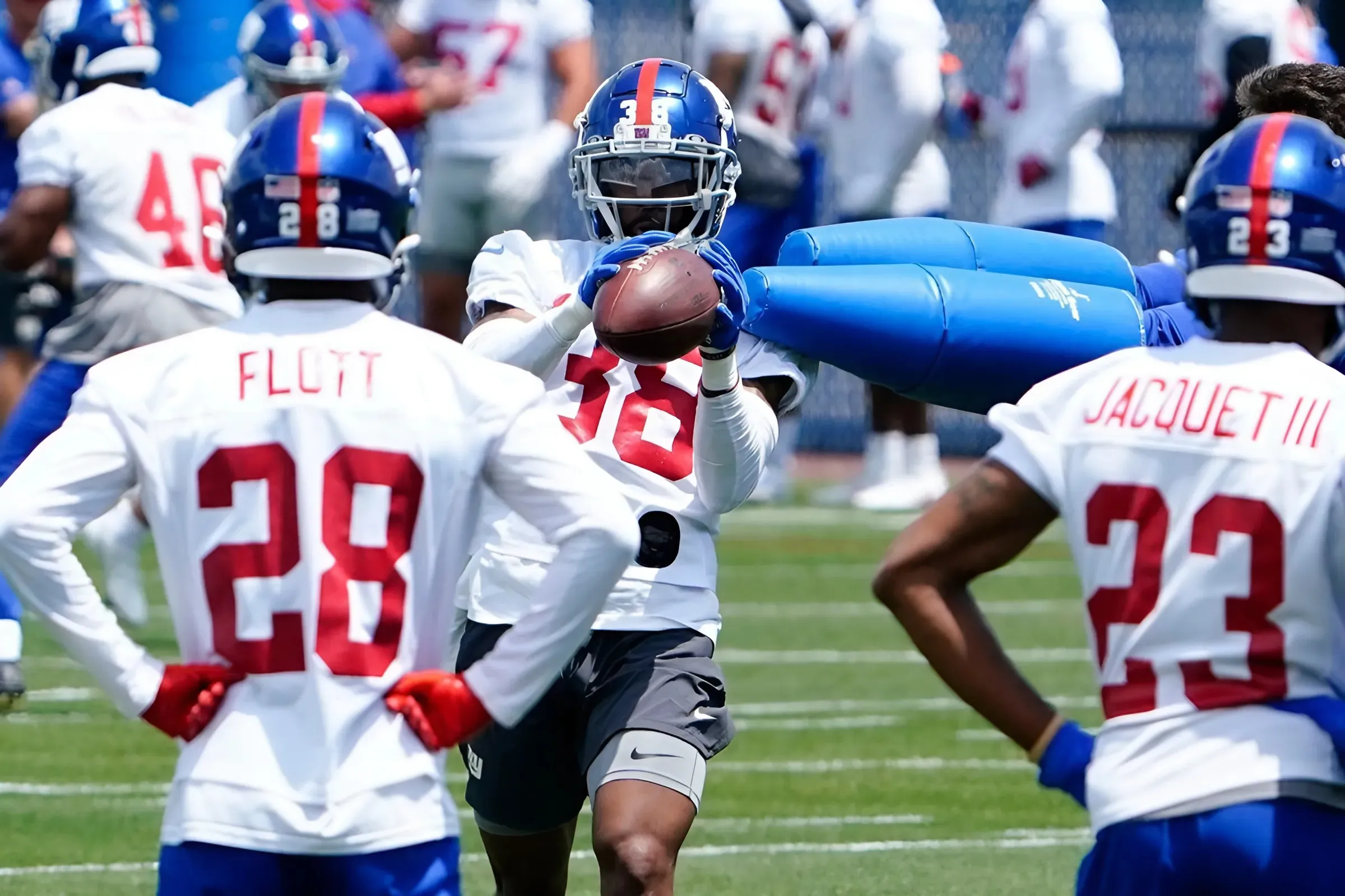 Steelers Take a Look at 2 Free Agent CBs After Waiving WR