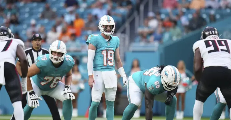 Mike McDaniel sends strong message to Dolphins backup QBs at practice
