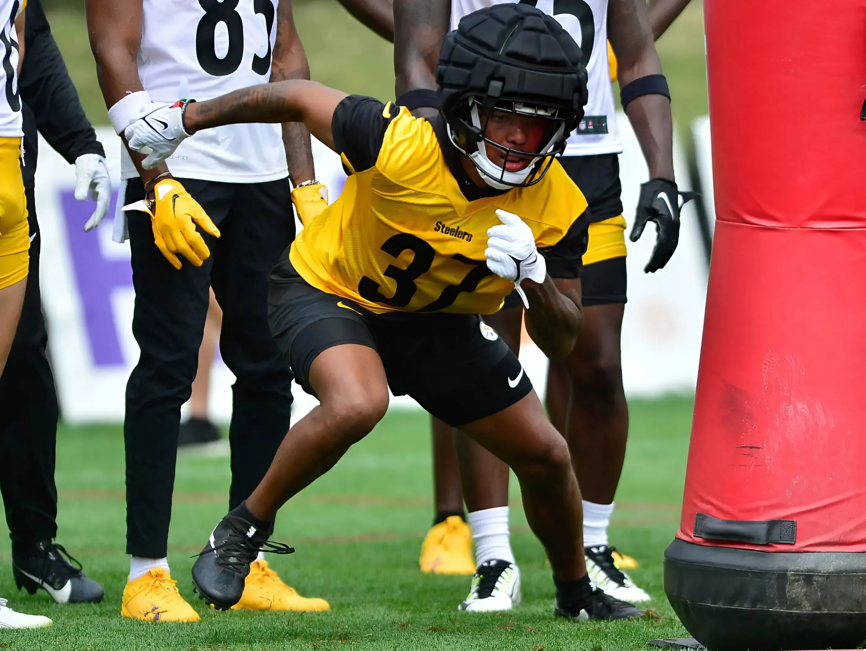 Steelers CB Kalon Barnes Clears Waivers, Reverts to Injured Reserve