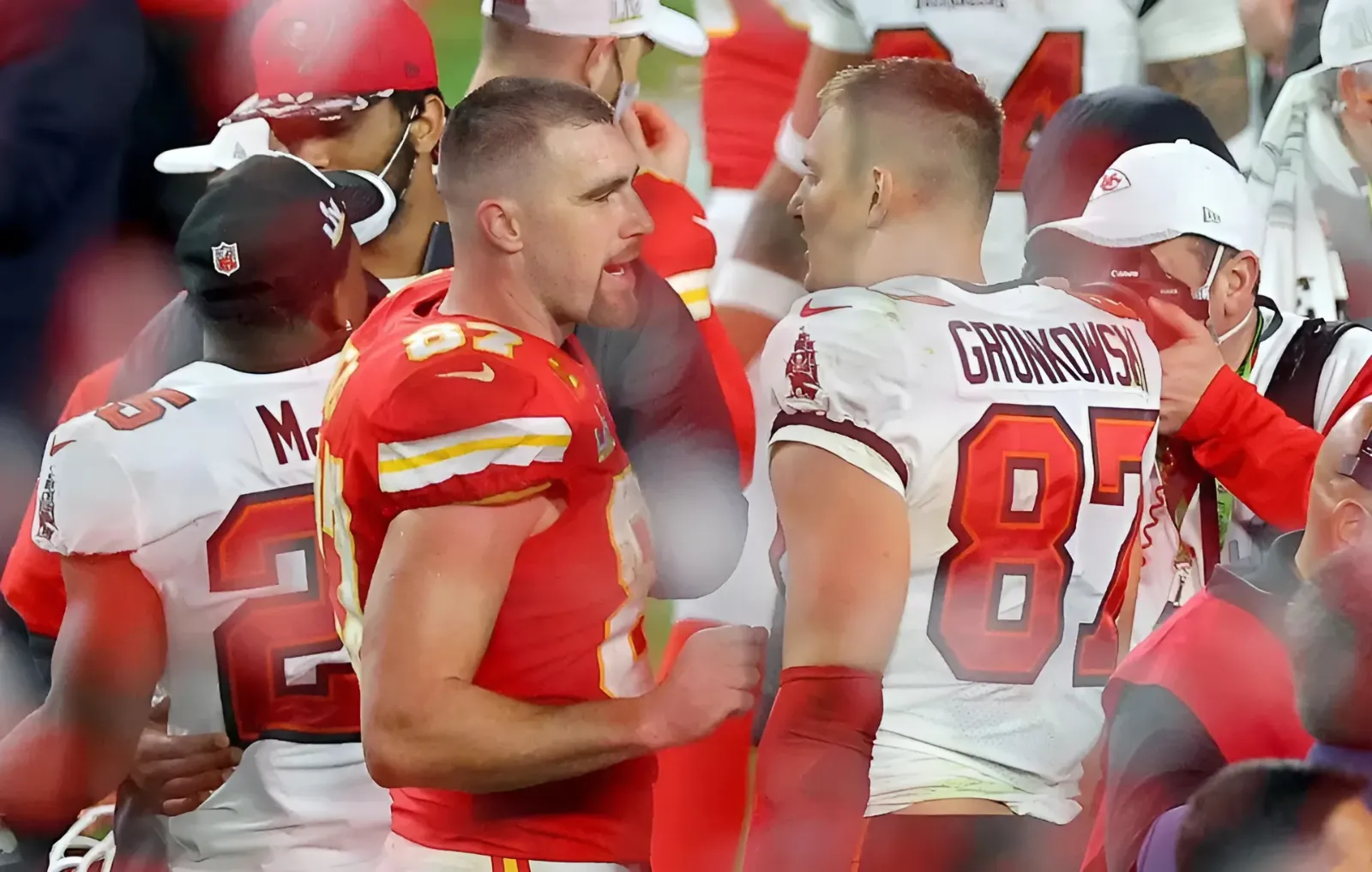 Jason Kelce Reveals True Thoughts on Travis Kelce vs. Rob Gronkowski GOAT TE Debate