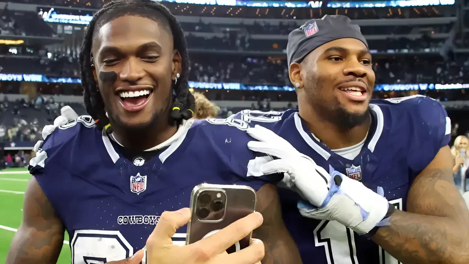 Cowboys Star Micah Parsons Sends Message to CeeDee Lamb Amid Holdout