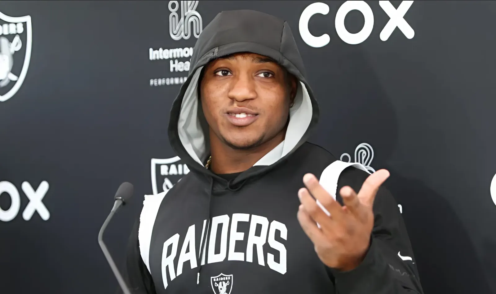 Raiders Radio Says Zamir White and His “Legs Like Trees” Could be in for a Huge Season