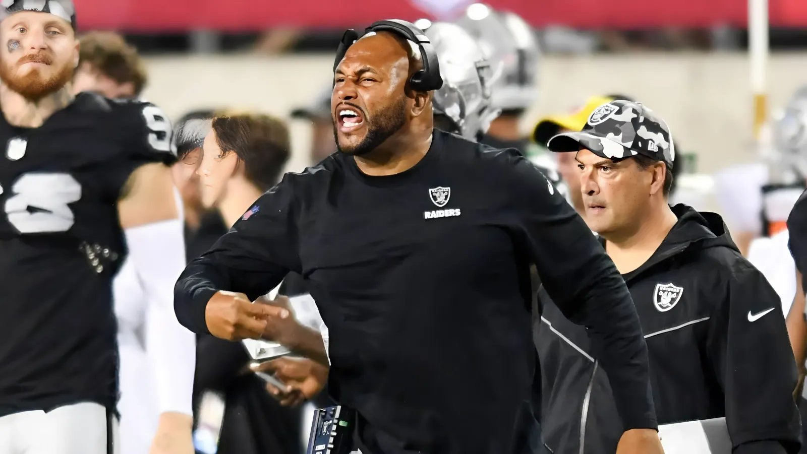 Raiders' Antonio Pierce fires back at Davante Adams' preseason stance