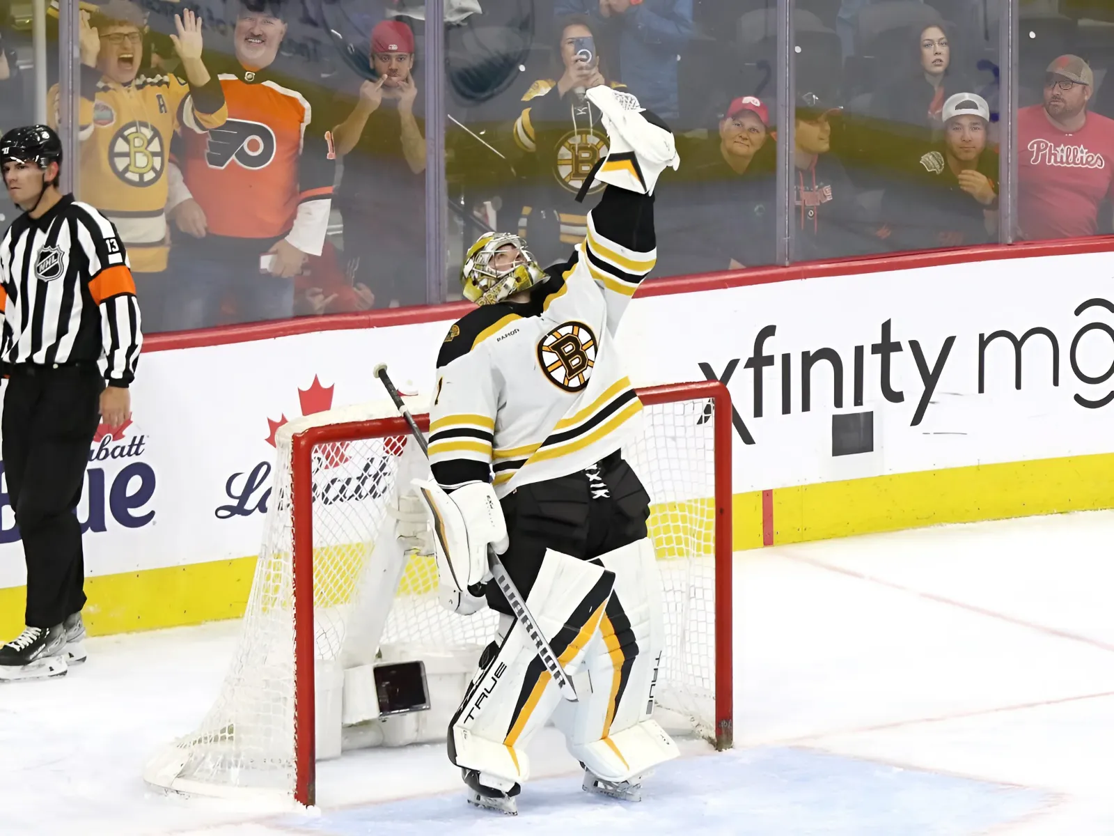 Star goaltender confident he will remain with Boston Bruins