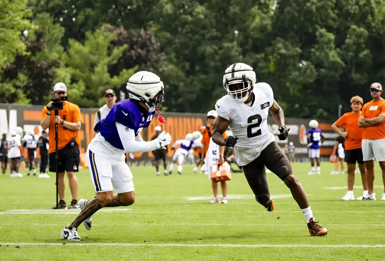 Browns WR Amari Cooper is injured during practice