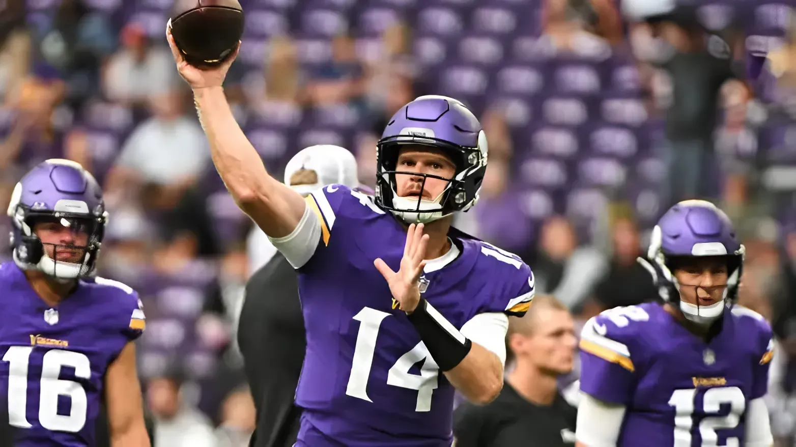 Vikings Eyeing Veteran QB to Replace J.J. McCarthy, Insider Says