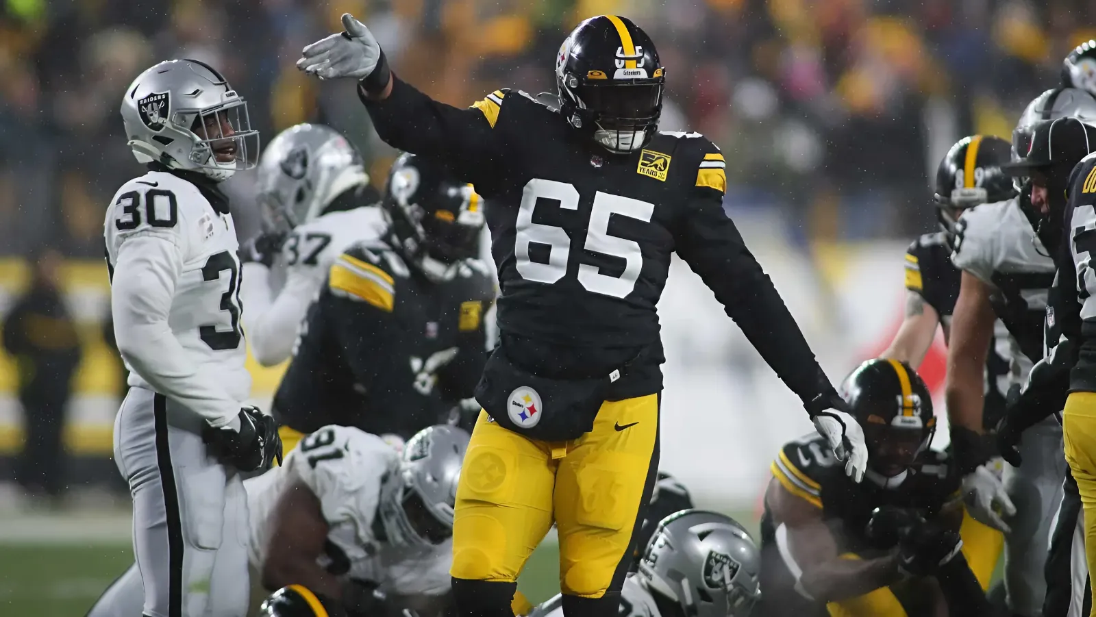 Steelers Would Be Absolutely 'Crazy To Get Rid Of' Dan Moore Jr.