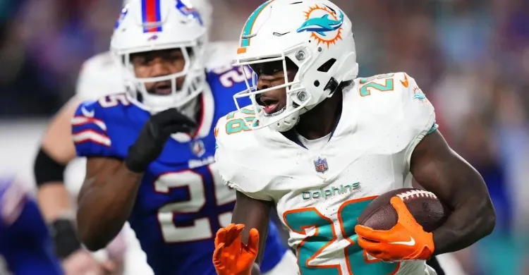 This wild De'Von Achane stat proves why he will have breakout season for Dolphins