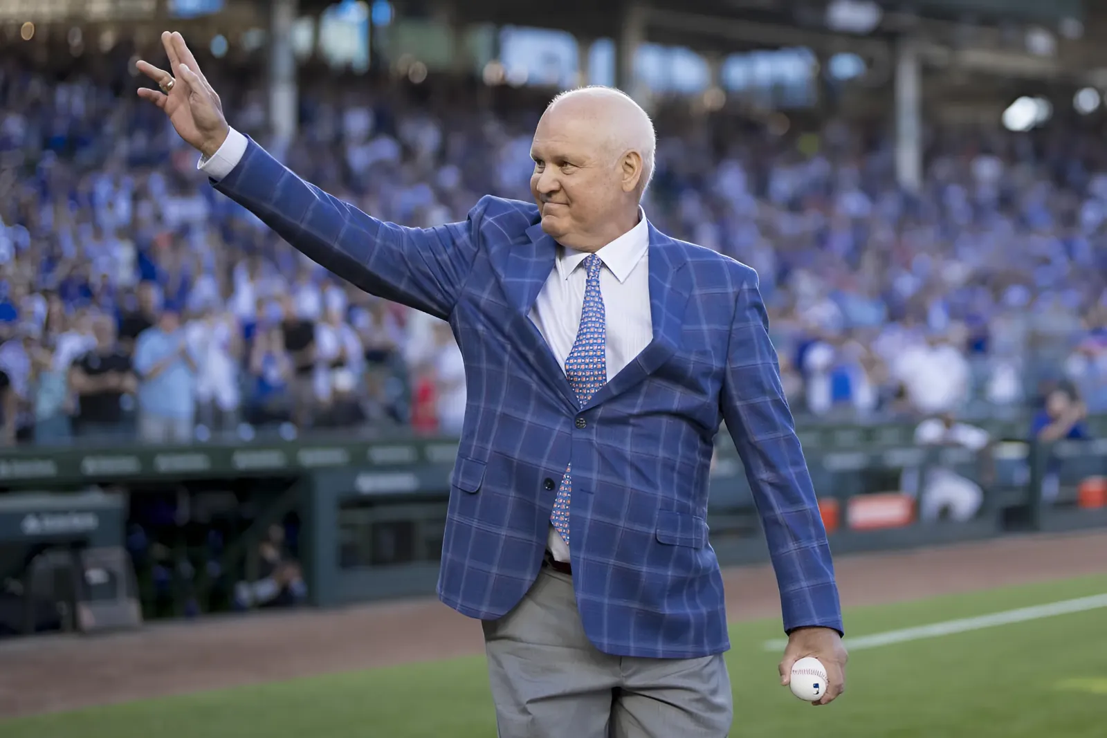 Ryne Sandberg, MLB Hall of Famer and Cubs legend, announces he is cancer-free after 8-month battle