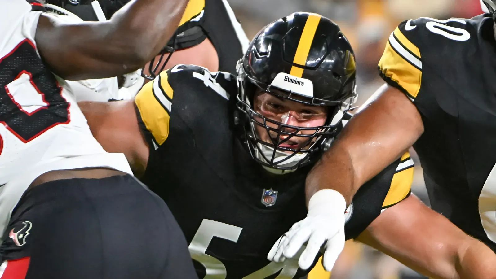 Rookie center impresses Steelers' Mike Tomlin, Russell Wilson after first NFL start