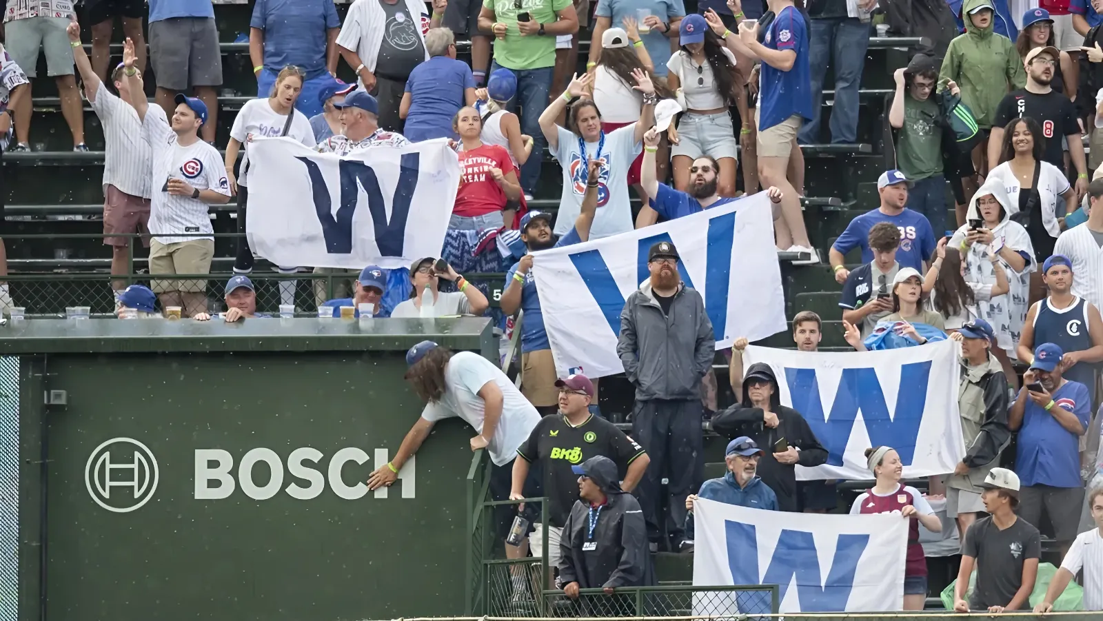 Cubs, in pursuit of playoffs, look to sweep Blue Jays