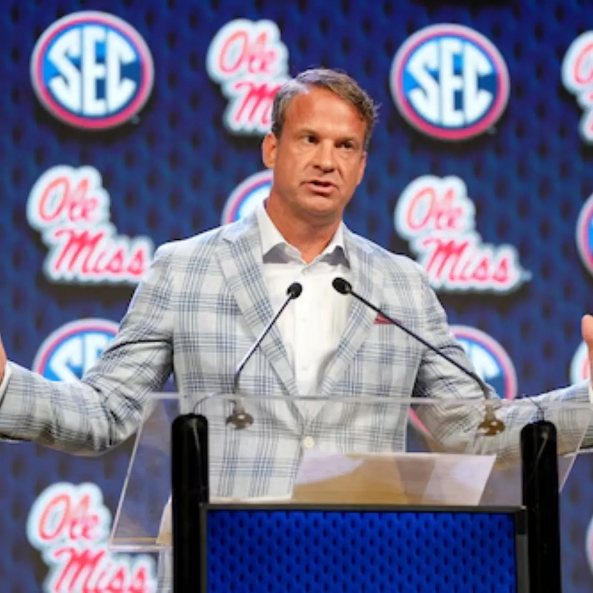 Goodman: Lane Kiffin is already feeling the pressure