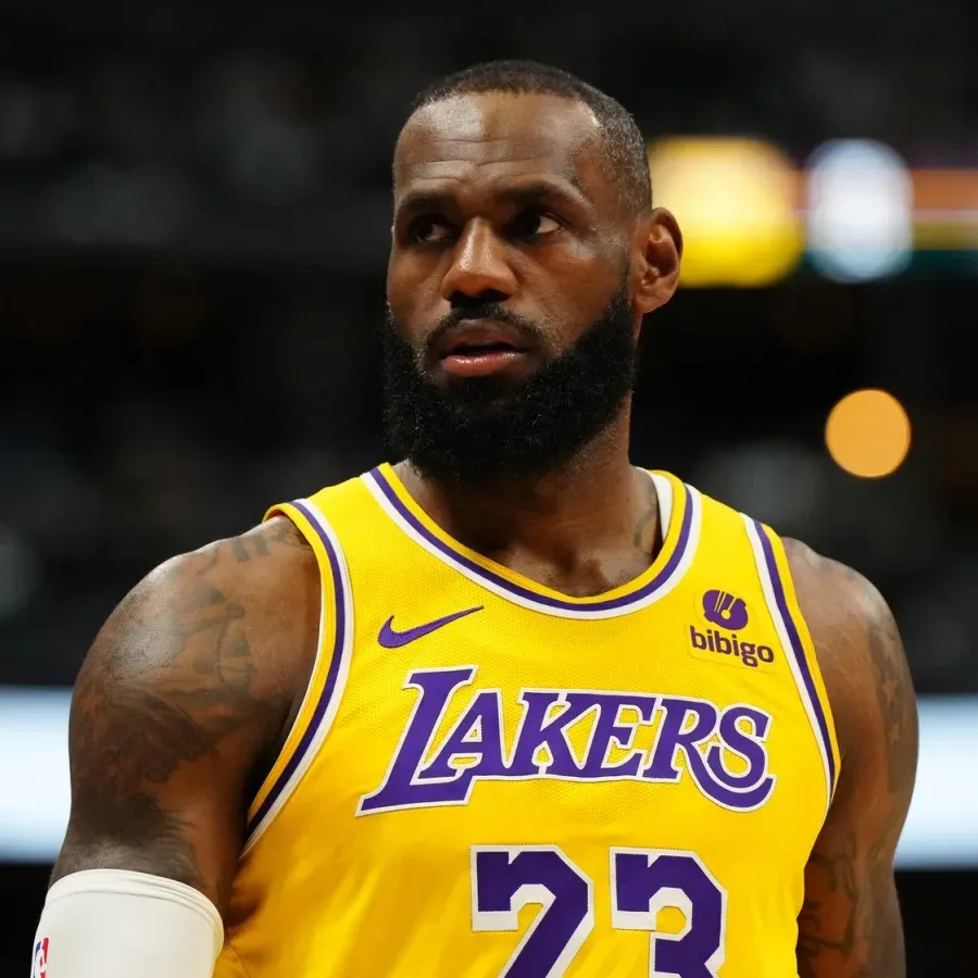 LeBron James' agent 'adamantly opposed' trade to Warriors