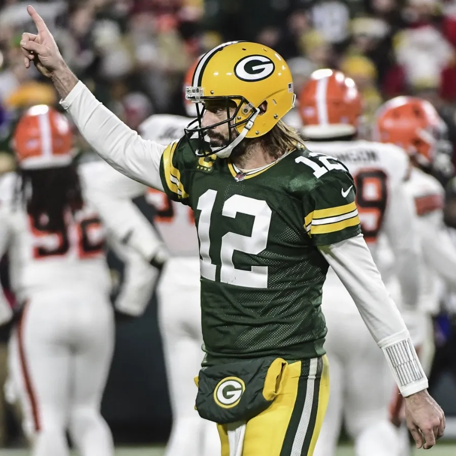 Browns Urged to Sign Former Packers 2-Time All-Pro Amid Injuries