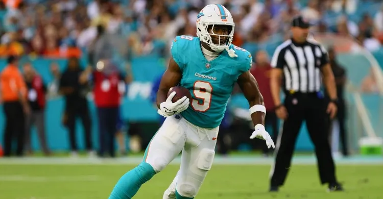 Jonnu Smith flashes versatility in Dolphins preseason debut