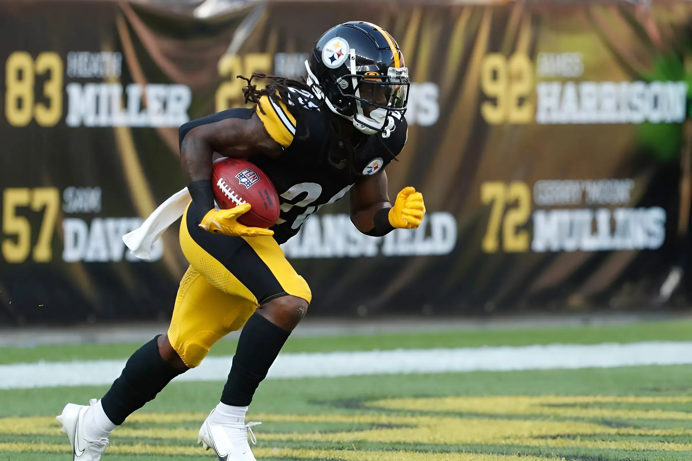 Ex-Steelers RB Draft Pick Resurfaces With Dolphins