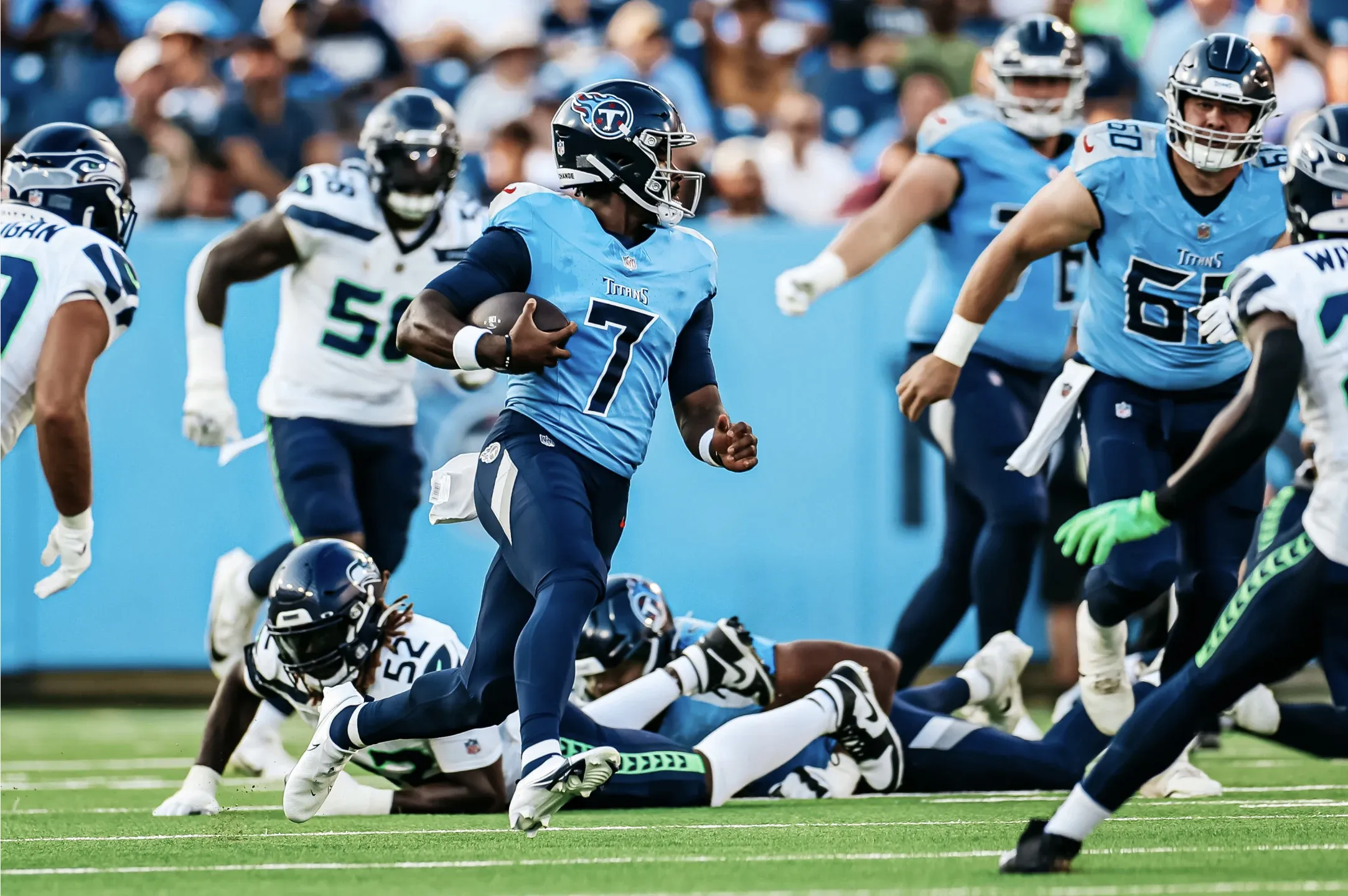 Titans coach may have hinted at who gets final RB spot