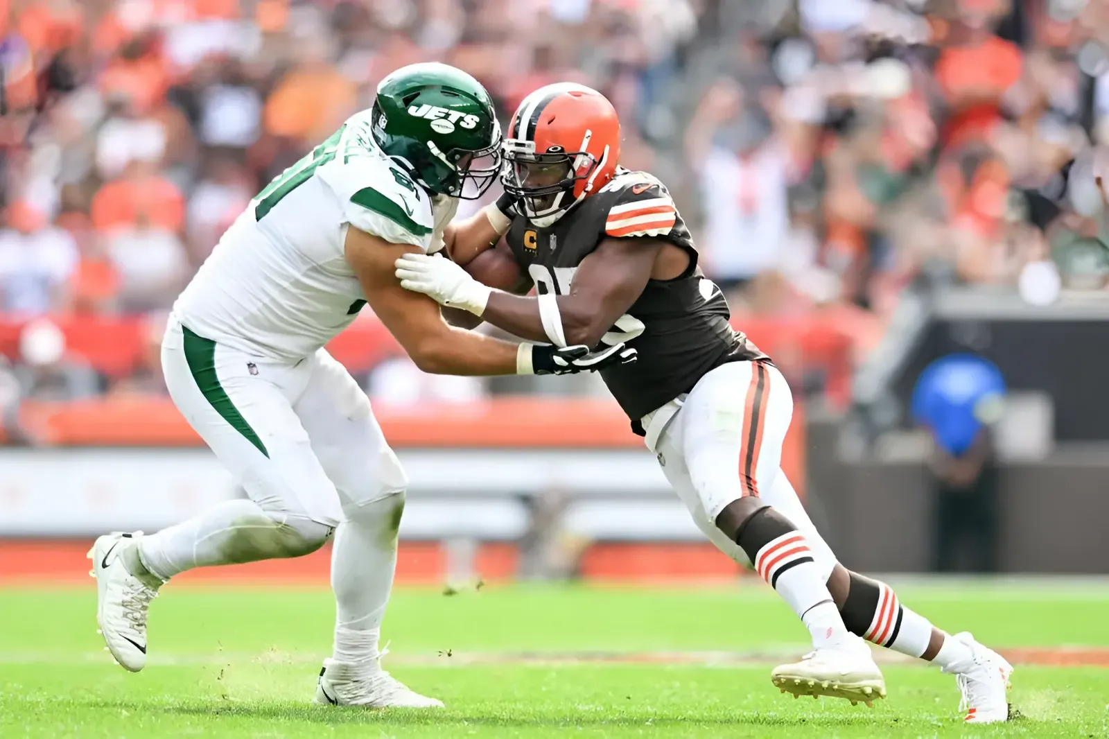 Browns Trade Pitch Nets Rival Tackle at Value After Rash of Preseason Injuries