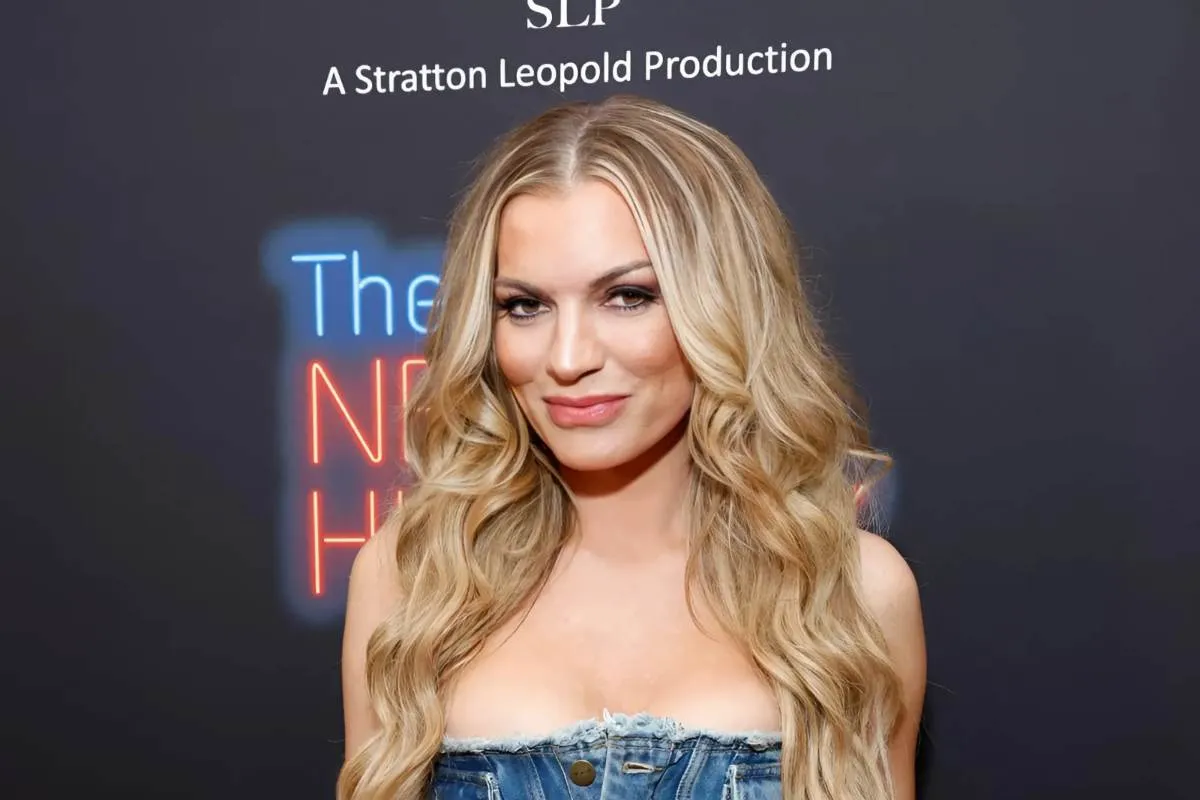 ‘Summer House’ Star Lindsay Hubbard Says ‘It’s Not My Problem’ How Ex Carl Radke Reacts to Pregnancy tram