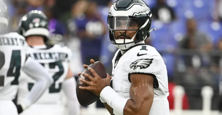 Eagles QB Jalen Hurts shows off perfect chemistry with WR1 AJ Brown