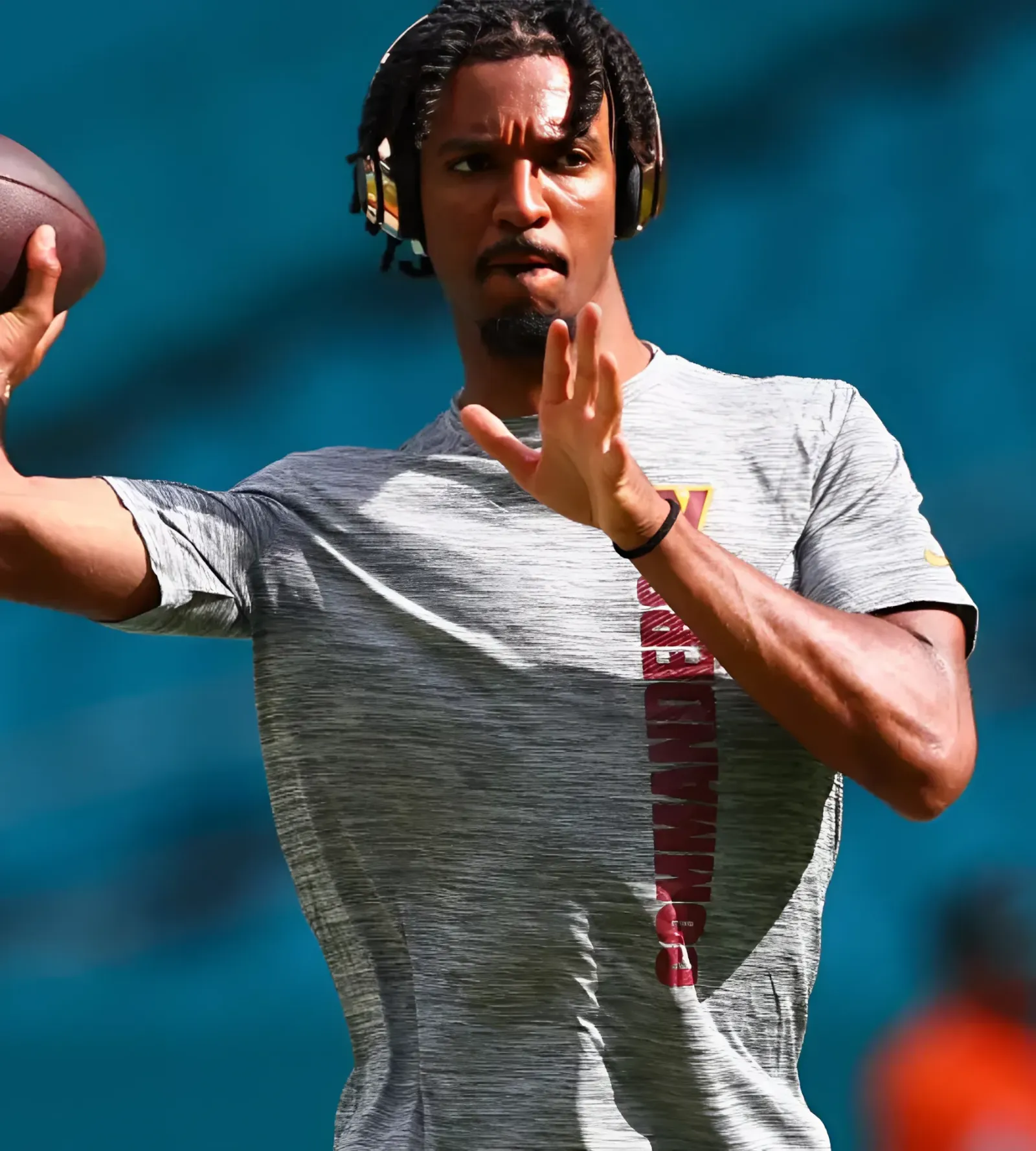 Former NFL QB praises Jayden Daniels' ball placement