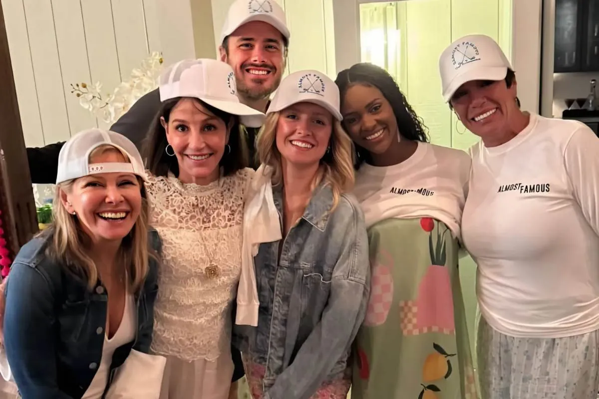 Daisy Kent, Greg Grippo, Susan Noles & More Bachelor Nation Stars Reunite — See the Pics and Videos tram