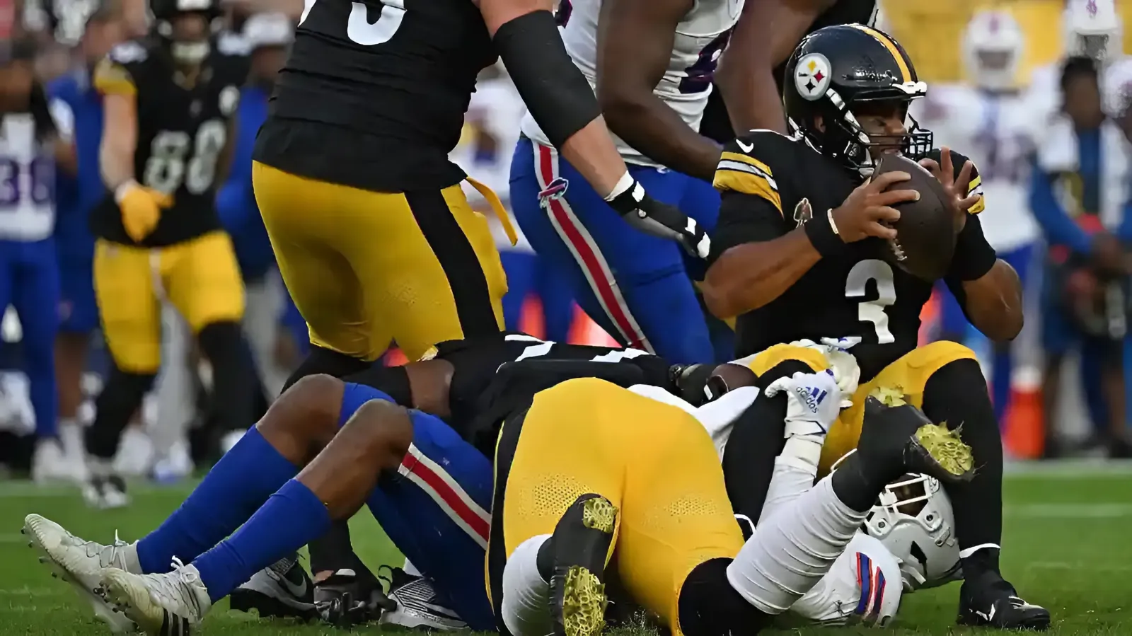 Steelers’ Russell Wilson Singles Out Maligned OT Broderick Jones