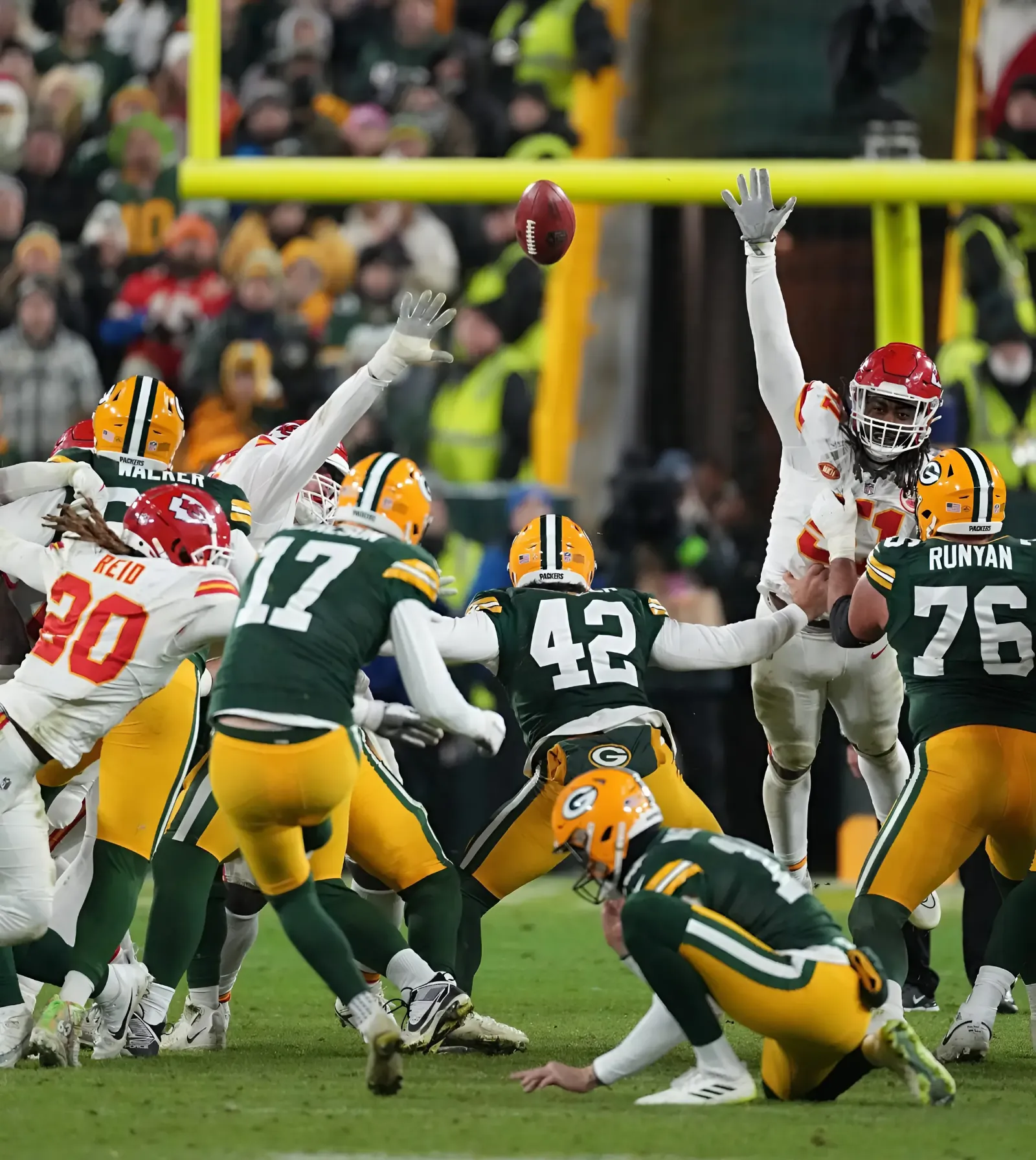 Packers Rumors: 3 Free Agent Veteran Kickers Available Amidst Anders Carlson, Greg Joseph Struggles