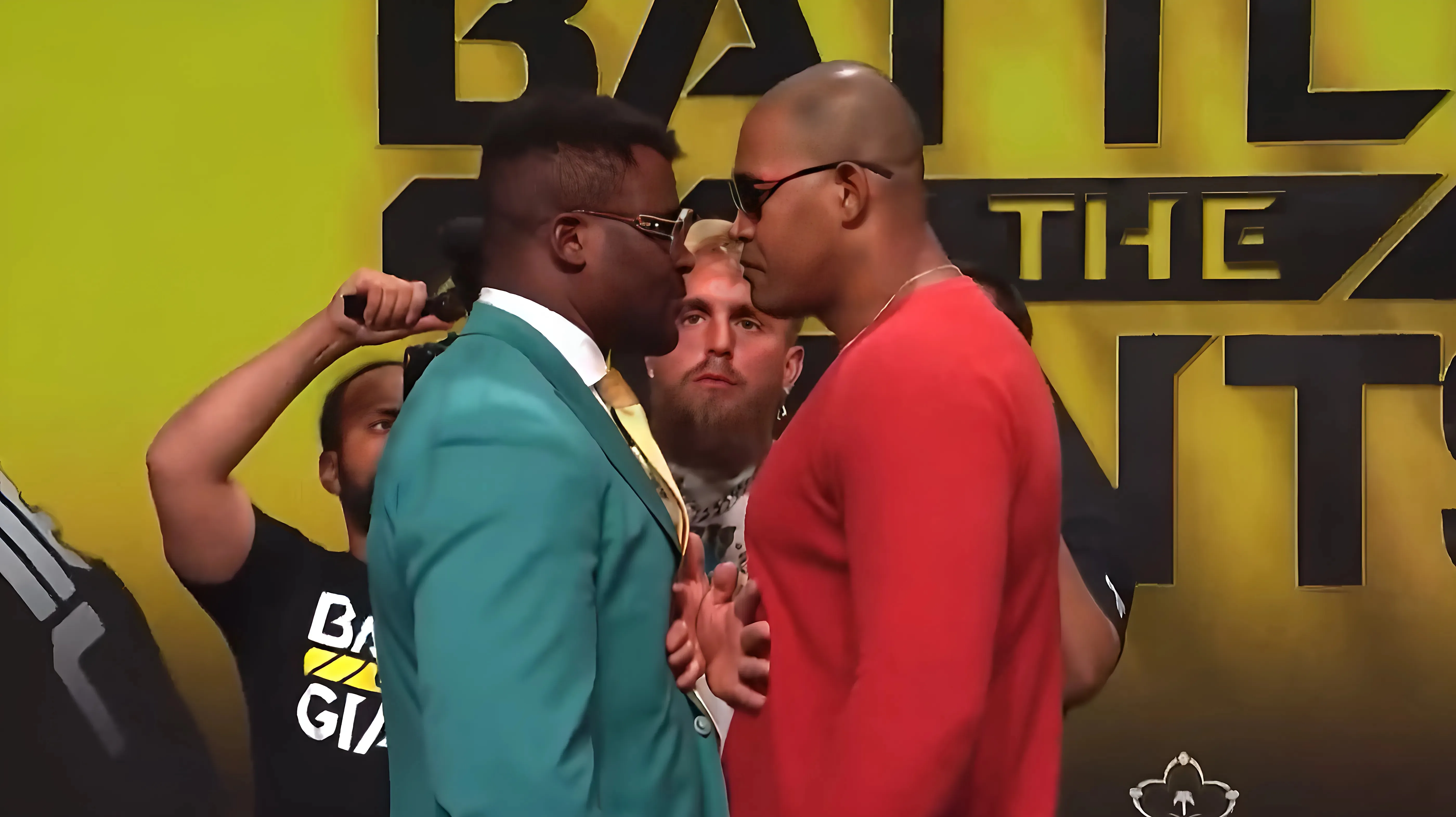 Intense Showdown: Jake Paul's Fearful Encounter with Francis Ngannou and Towering 6ft 8in Opponent trucc