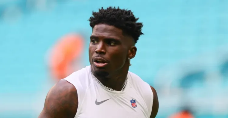 Dolphins HC addresses Tyreek Hill's injury