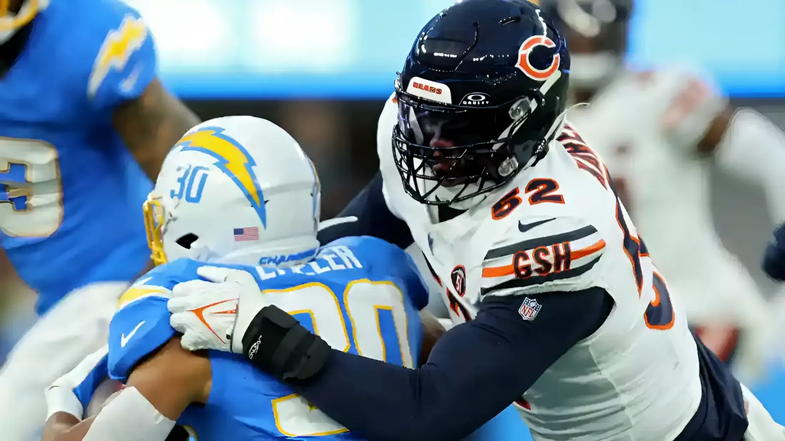 Bears Move on From Veteran DE & WR as Roster Cuts Begin