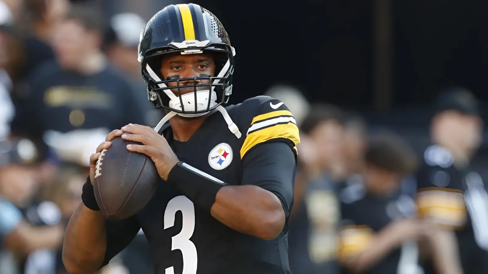 NFL insider has theory about Steelers' Russell Wilson, Justin Fields debate