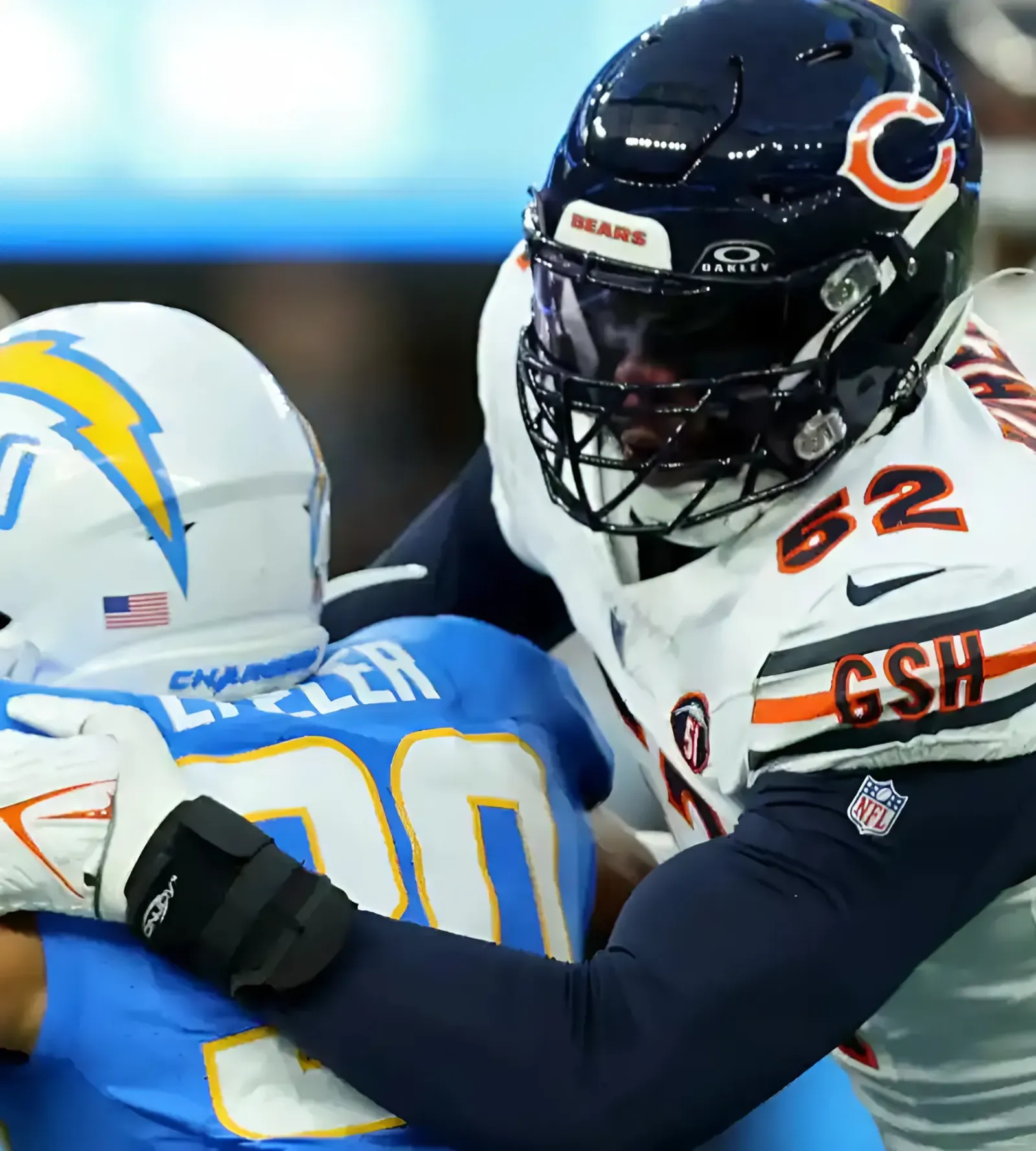 Bears Move on From Veteran DE & WR as Roster Cuts Begin